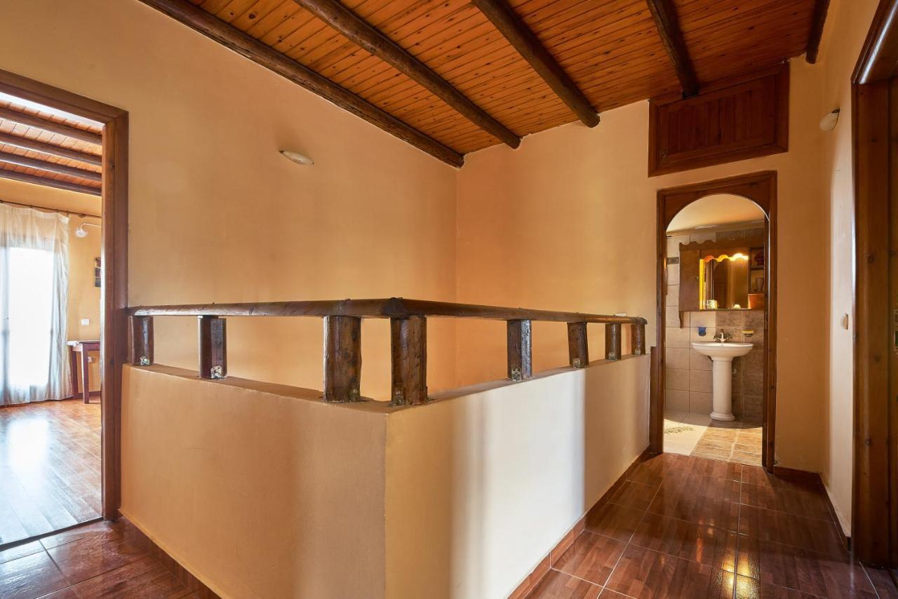 Villa Evenos Of 3 Bedrooms - Irida Country House Of 2 Bedrooms With Private Pools 埃拉福尼西岛 外观 照片