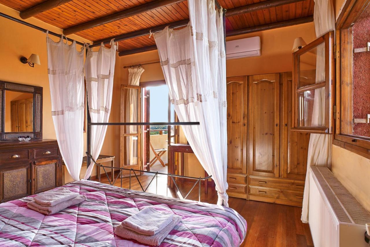 Villa Evenos Of 3 Bedrooms - Irida Country House Of 2 Bedrooms With Private Pools 埃拉福尼西岛 外观 照片