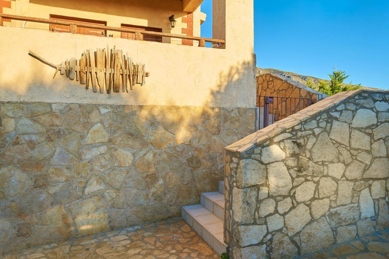 Villa Evenos Of 3 Bedrooms - Irida Country House Of 2 Bedrooms With Private Pools 埃拉福尼西岛 外观 照片