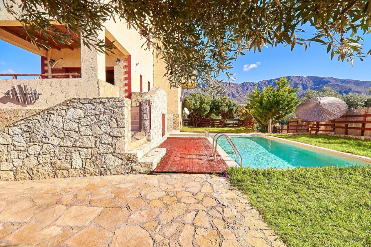 Villa Evenos Of 3 Bedrooms - Irida Country House Of 2 Bedrooms With Private Pools 埃拉福尼西岛 外观 照片