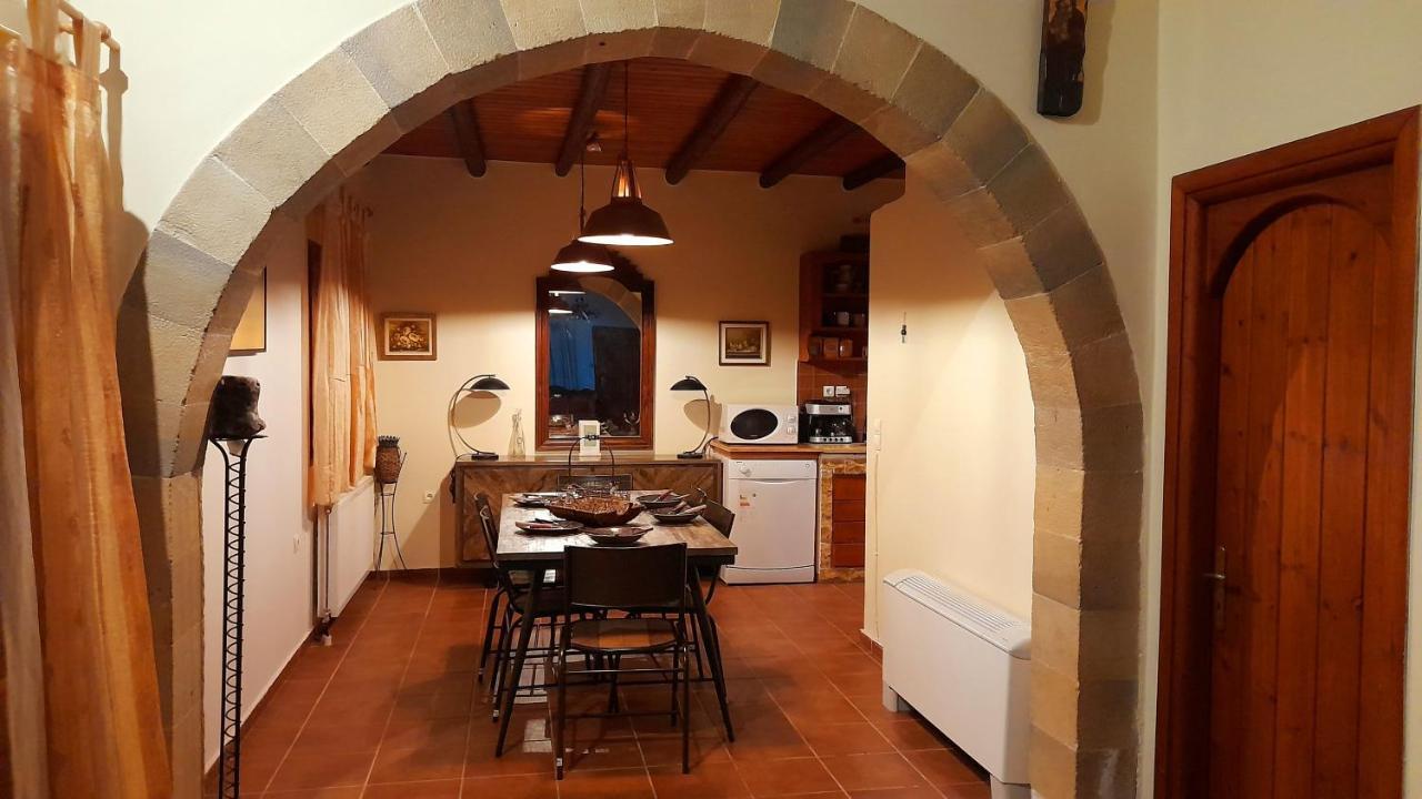 Villa Evenos Of 3 Bedrooms - Irida Country House Of 2 Bedrooms With Private Pools 埃拉福尼西岛 外观 照片