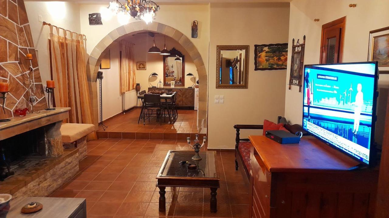 Villa Evenos Of 3 Bedrooms - Irida Country House Of 2 Bedrooms With Private Pools 埃拉福尼西岛 外观 照片