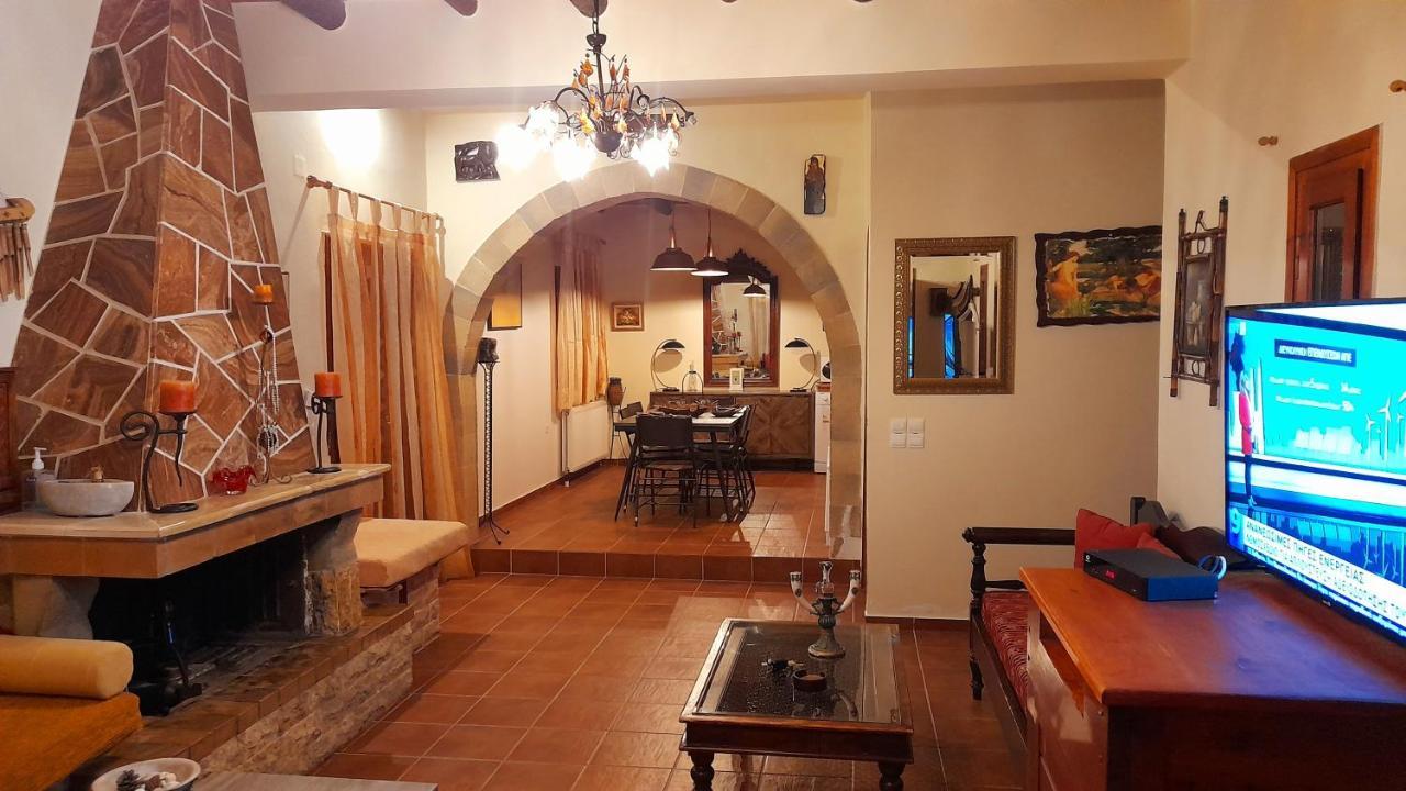 Villa Evenos Of 3 Bedrooms - Irida Country House Of 2 Bedrooms With Private Pools 埃拉福尼西岛 外观 照片